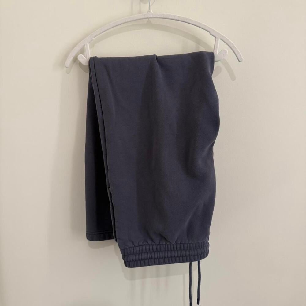 women’s vintage navy ARITZIA SWEATFLEECE wide boyfriend sweatpants [L]